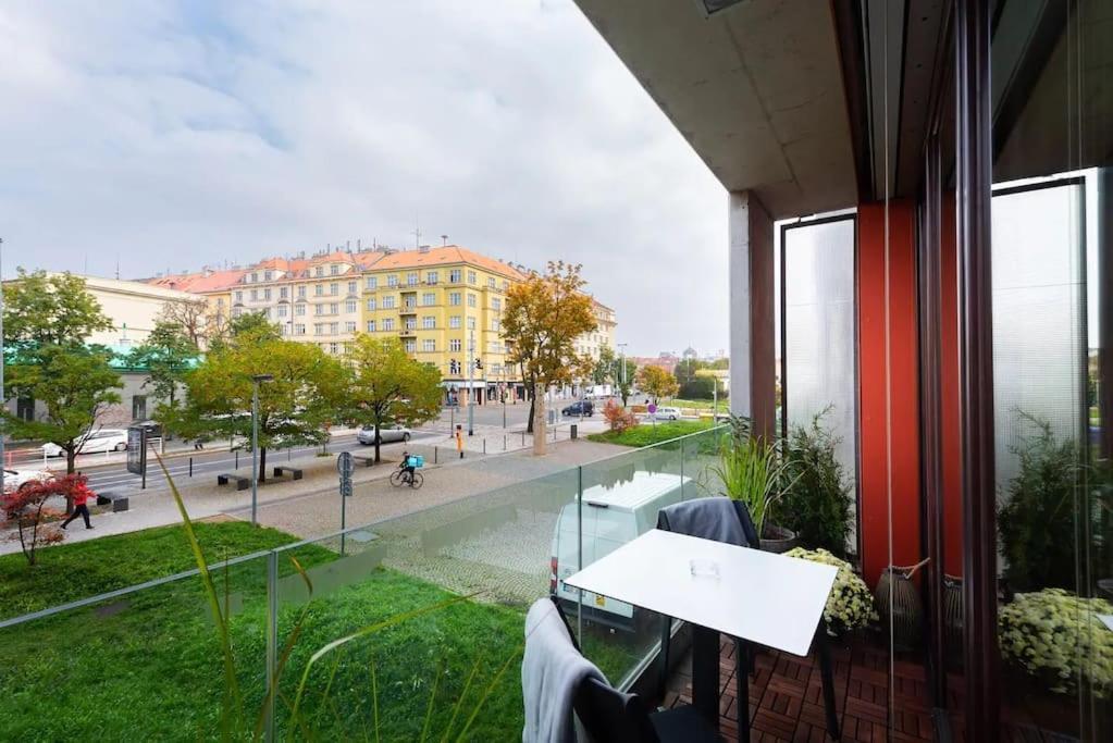 W/ Free Garage Parking * Praga
